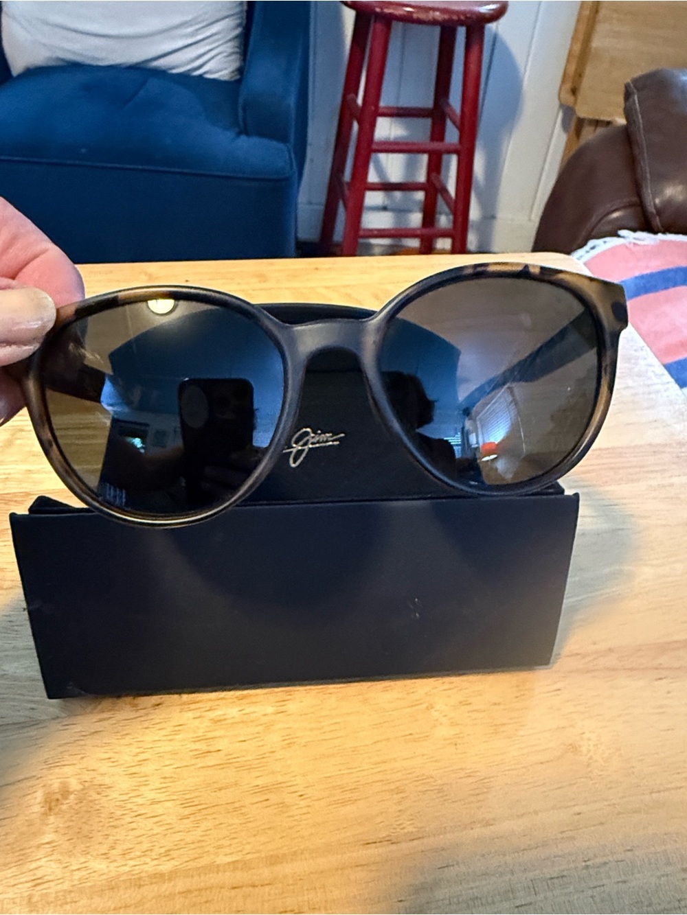 Jessica Simpson Black Round Women's Sunglasses